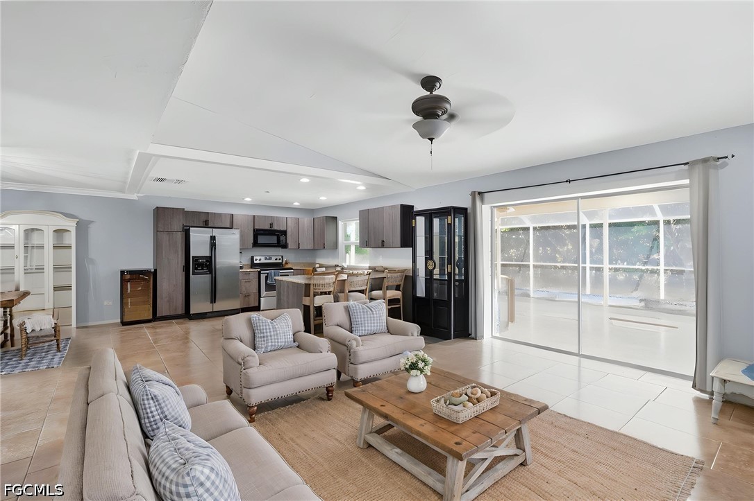 3 Bed Pool Home for Sale in Cape Coral, photo 9