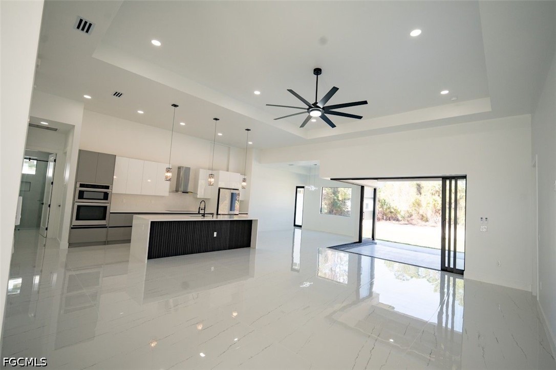 4 Bed SingleFamilyResidence for Sale in Lehigh Acres, photo 9