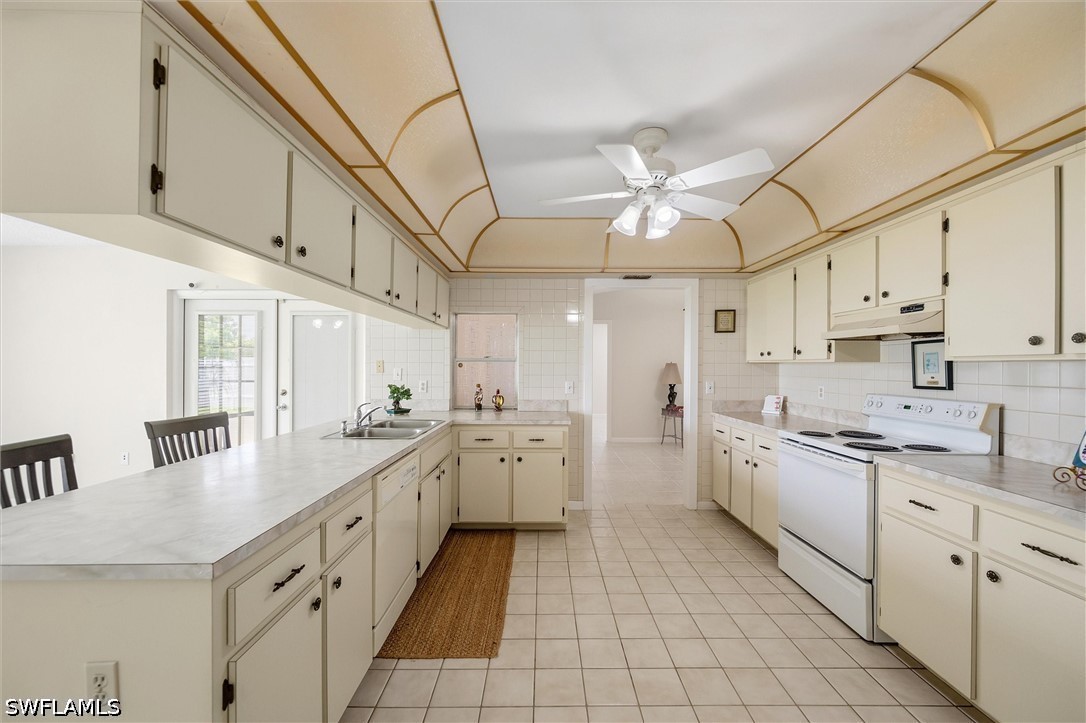3 Bed SingleFamilyResidence for Sale in Naples, photo 9