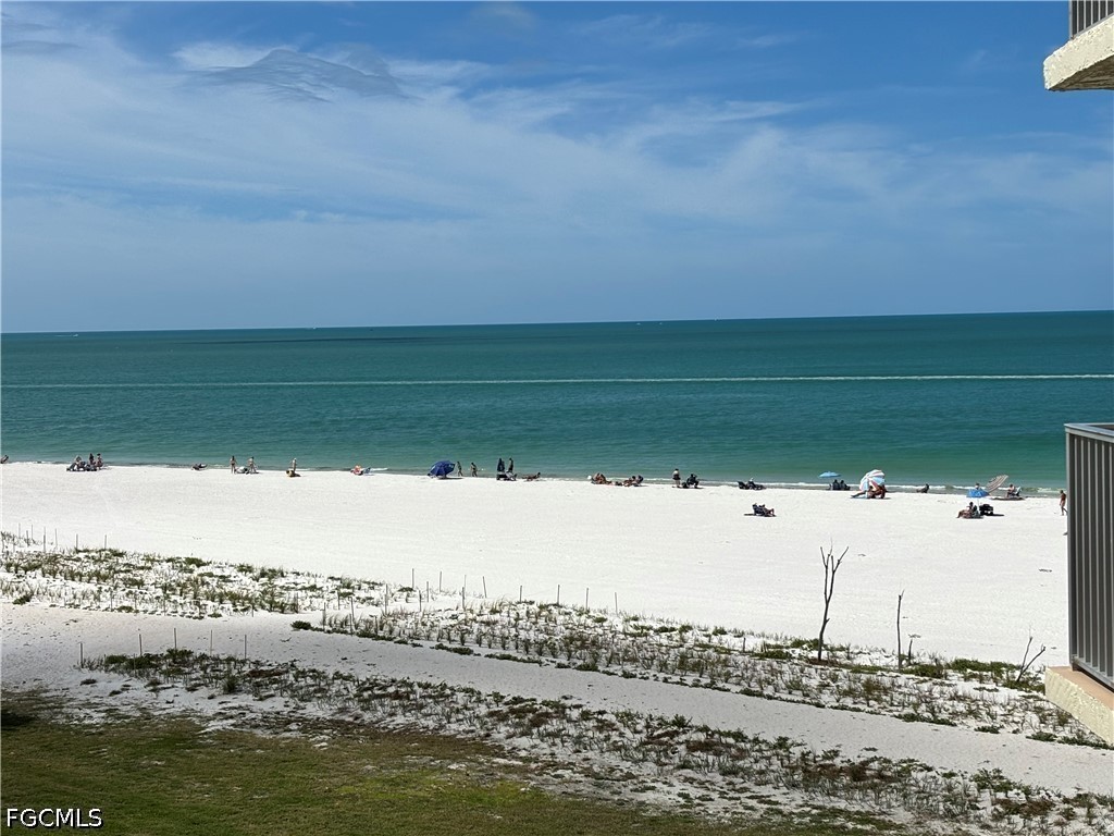 1 Bed Waterfront Home for Sale in Fort Myers Beach, photo 9