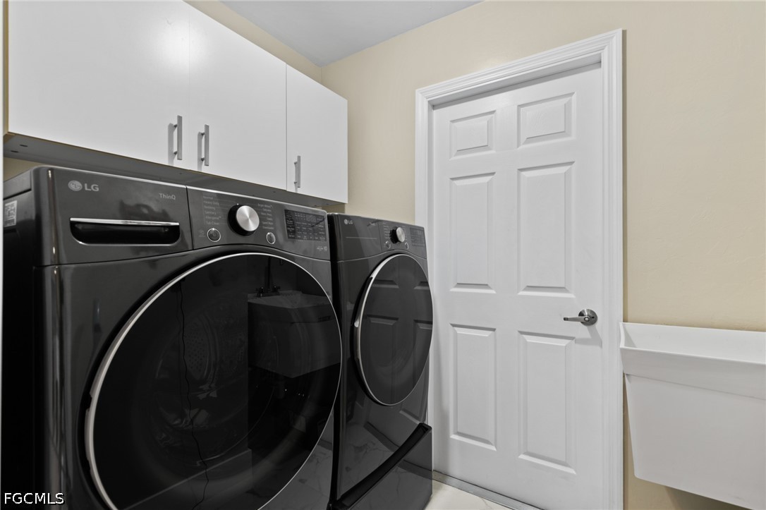 3 Bed SingleFamilyResidence for Sale in Cape Coral, FL — photo 9