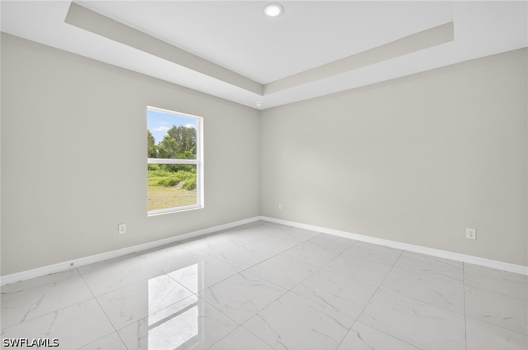 3 Bed SingleFamilyResidence for Sale in Lehigh Acres, photo 9