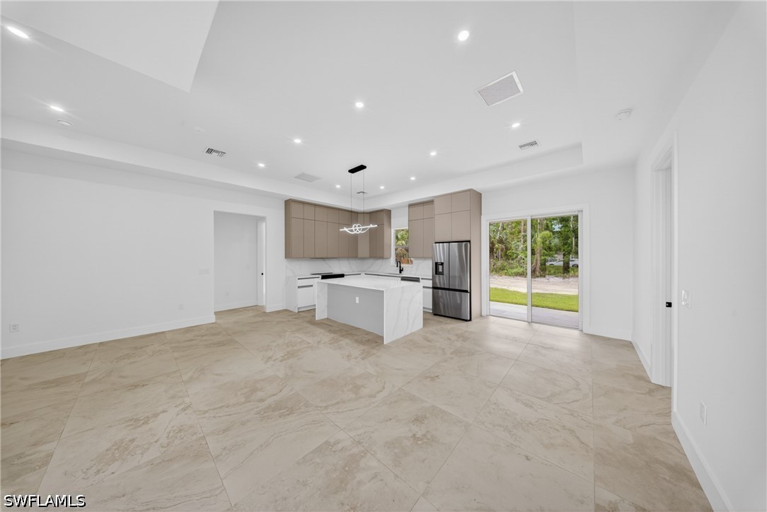 4 Bed SingleFamilyResidence for Sale in Naples, photo 9