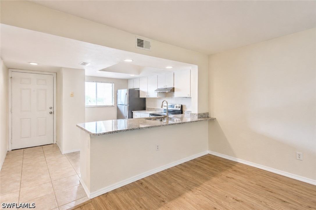 2 Bed Condominium for Sale in Naples Trace, FL, $269,000 — photo 9