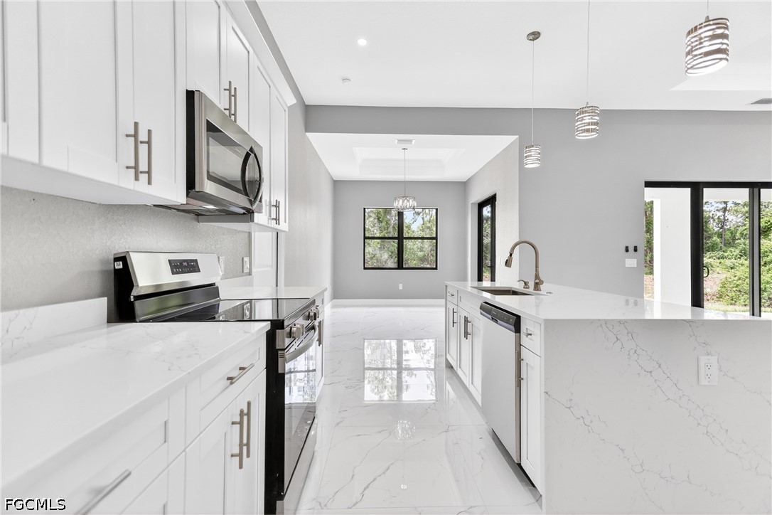 4 Bed SingleFamilyResidence for Sale in Lehigh Acres, photo 9