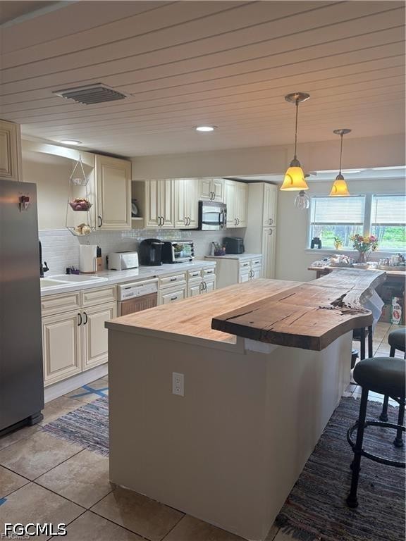 2 Bed Pool Home for Sale in North Fort Myers, photo 9