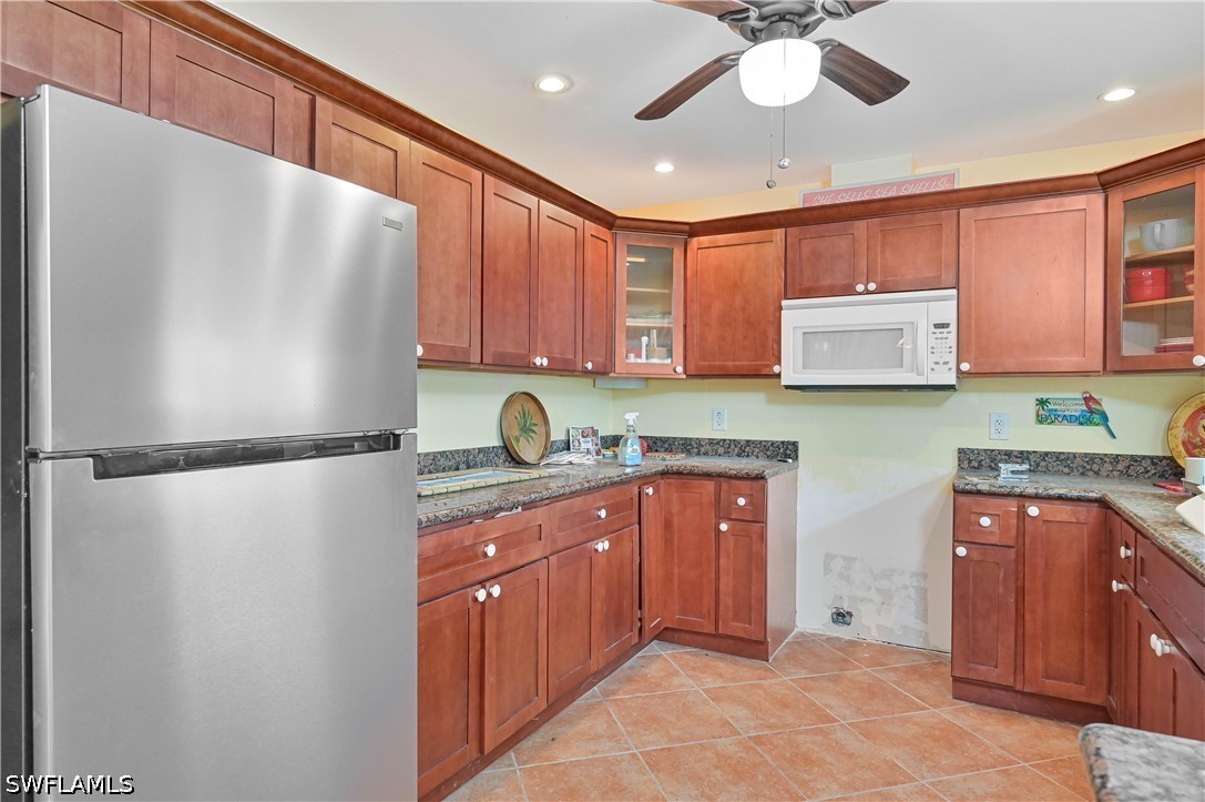 2 Bed Waterfront Home for Sale in Bokeelia, photo 9
