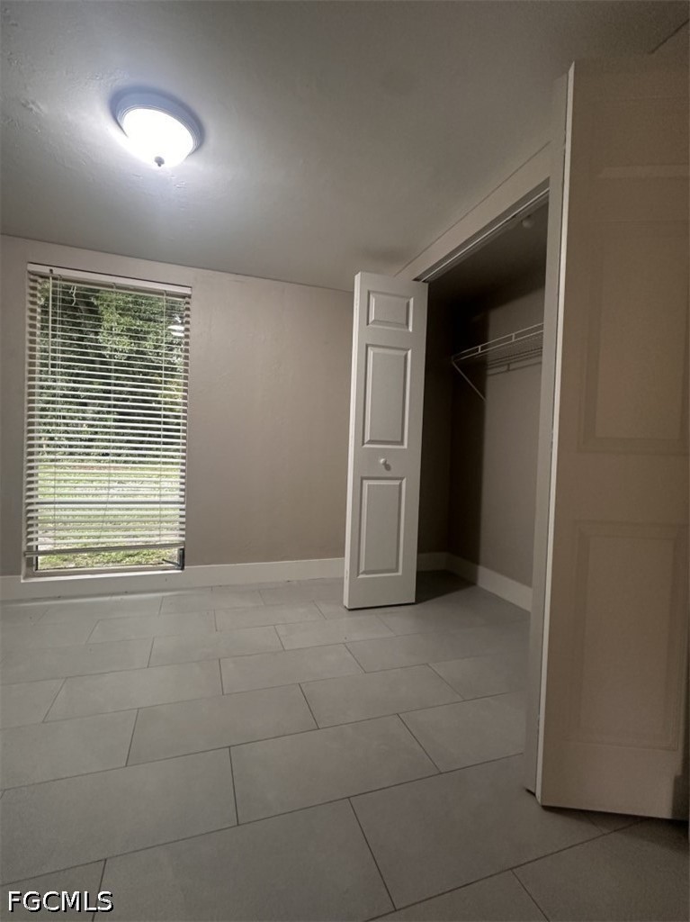 3 Bed SingleFamilyResidence for Sale in Fort Myers, photo 9