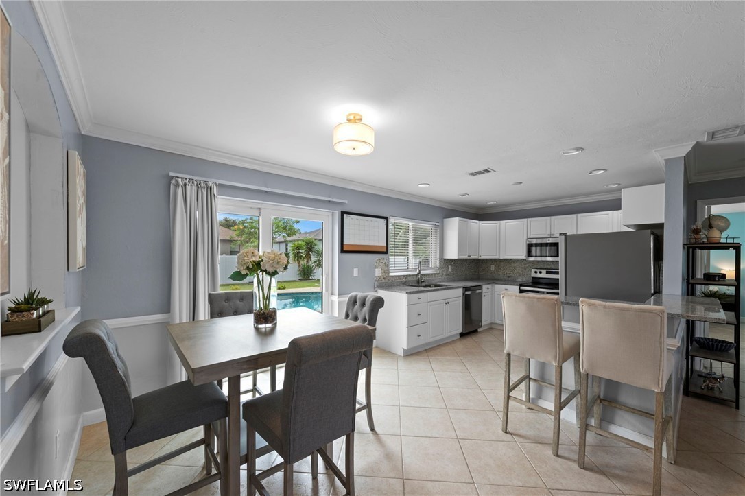 3 Bed Pool Home for Sale in Cape Coral, photo 9