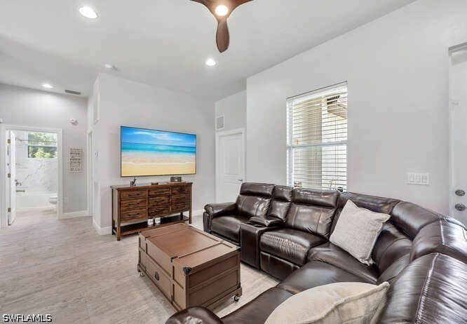 3 Bed SingleFamilyResidence for Sale in Naples, photo 9