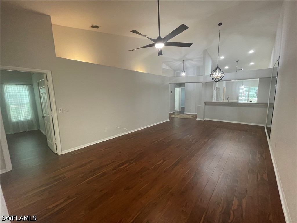 3 Bed Attached for Sale in Naples, photo 9