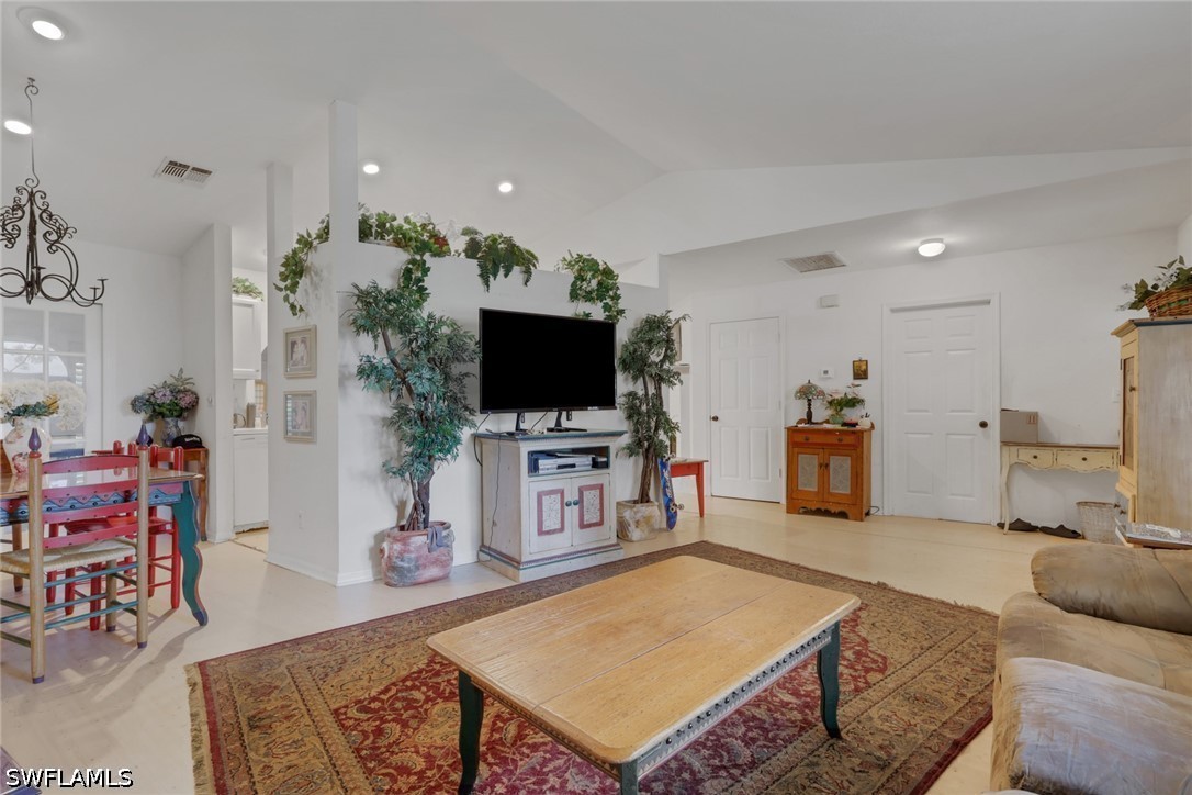 3 Bed SingleFamilyResidence for Sale in Morton Grove, photo 9