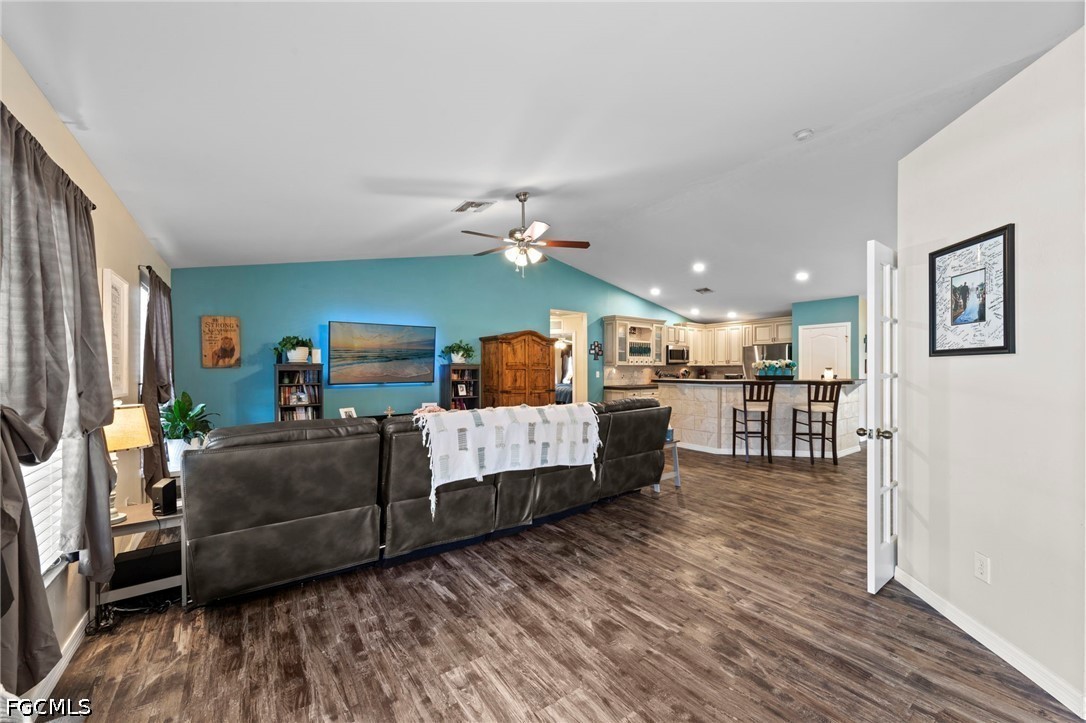 3 Bed SingleFamilyResidence for Sale in Lehigh Acres, photo 9