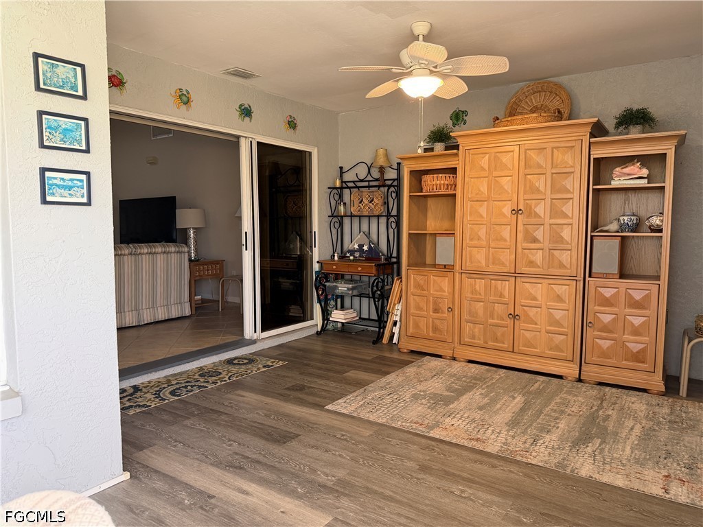 2 Bed SingleFamilyResidence for Sale in North Fort Myers, photo 9