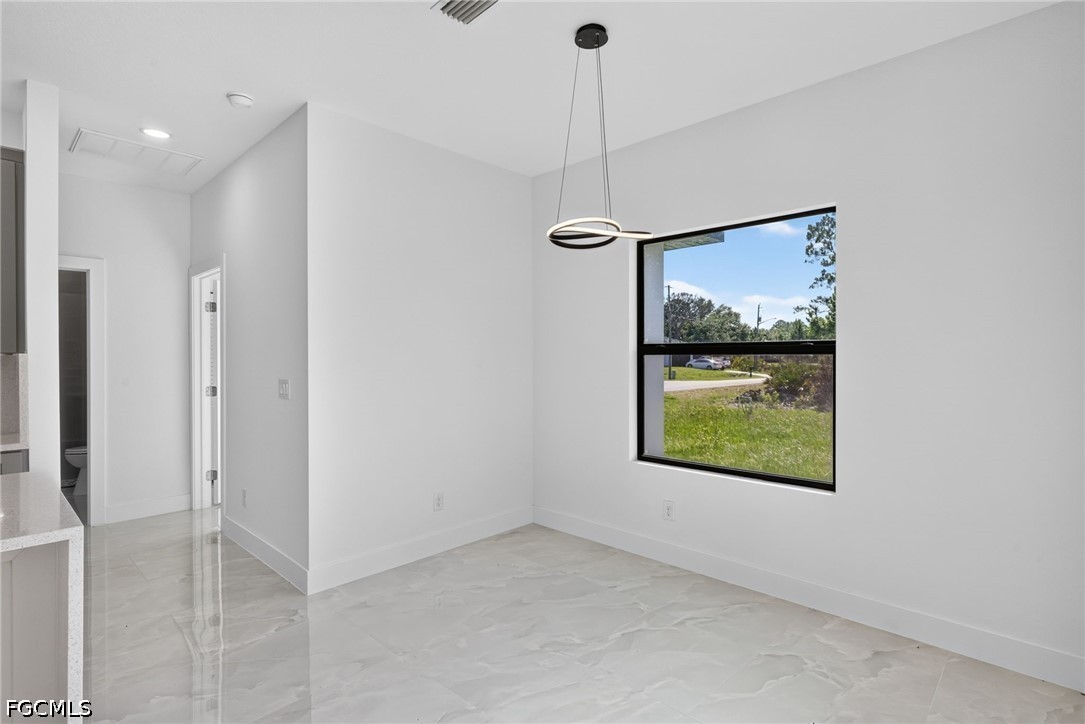4 Bed SingleFamilyResidence for Sale in Lehigh Acres, photo 9
