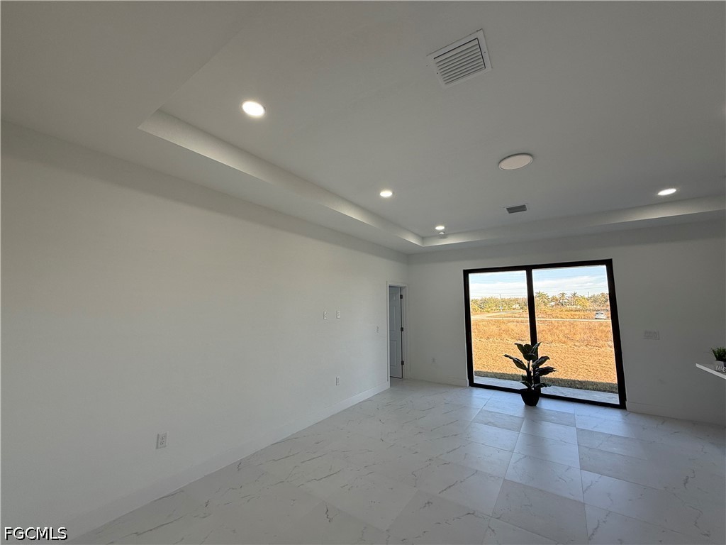 4 Bed SingleFamilyResidence for Sale in Lehigh Acres, photo 9