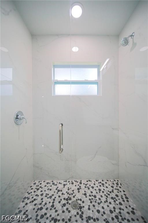 3 Bed SingleFamilyResidence for Sale in Mirror Lakes, photo 9