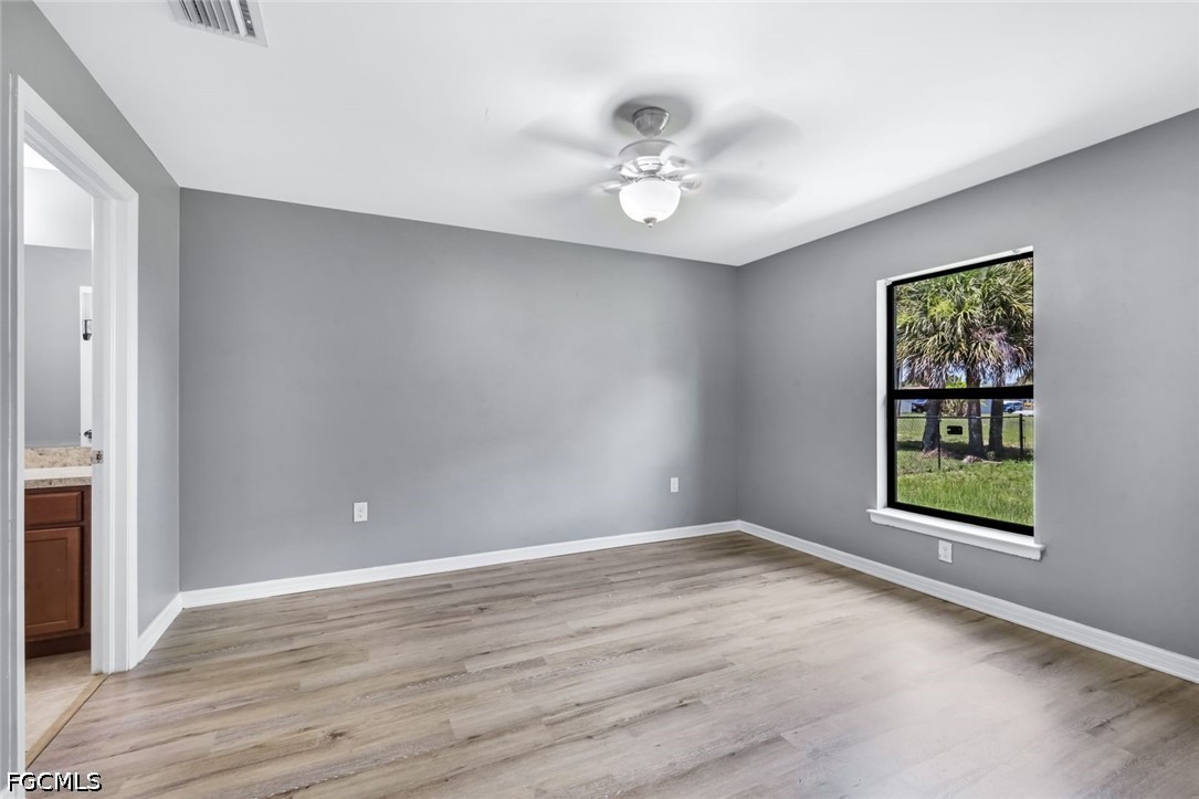 3 Bed SingleFamilyResidence for Sale in Lehigh Acres, photo 9