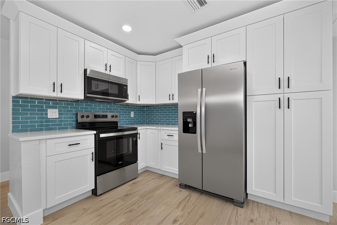 3 Bed SingleFamilyResidence for Sale in Cape Coral, photo 9