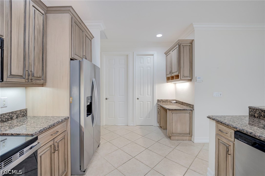 3 Bed Pool Home for Sale in Cape Coral, photo 9
