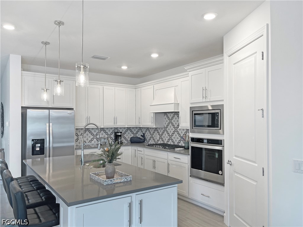 3 Bed Pool Home for Sale in Manatee Cove, FL, $7,500 — photo 9