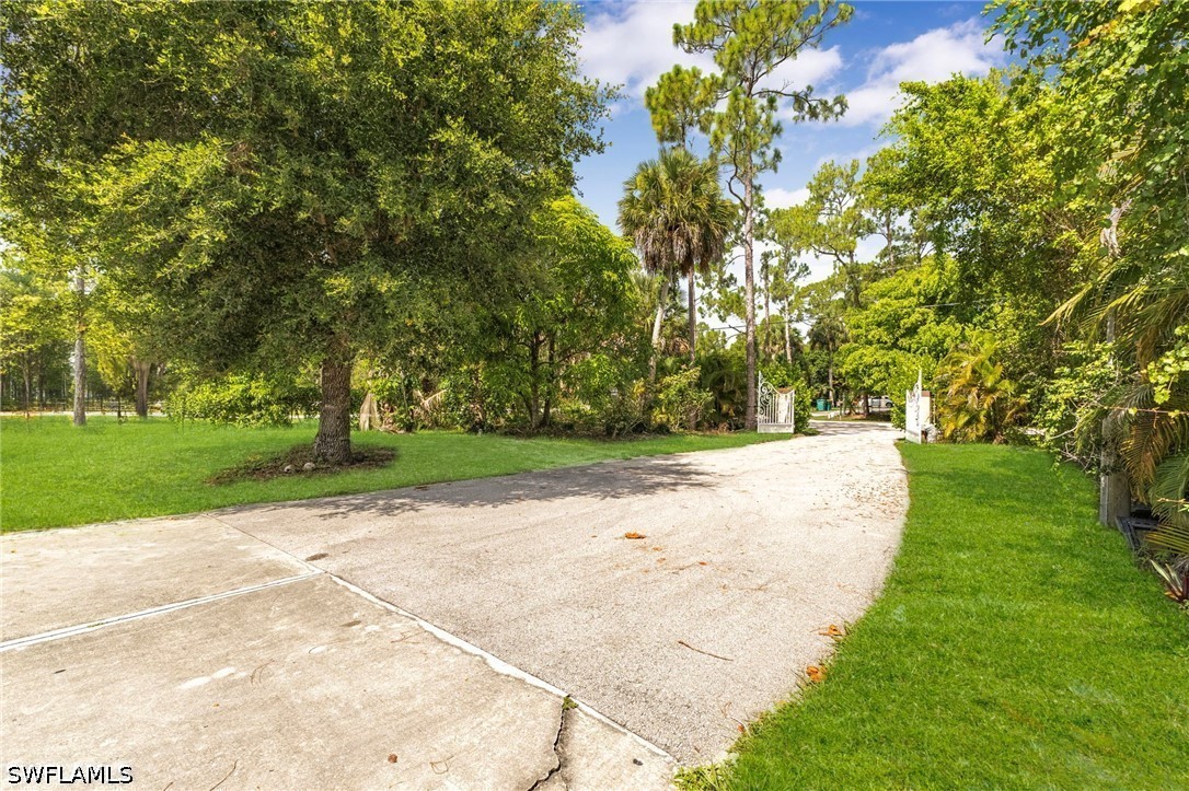 4 Bed SingleFamilyResidence for Sale in Naples, photo 9