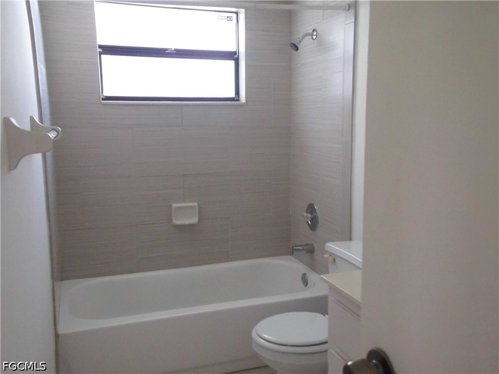 2 Bed SingleFamilyResidence for Sale in Sable Springs, FL — photo 9