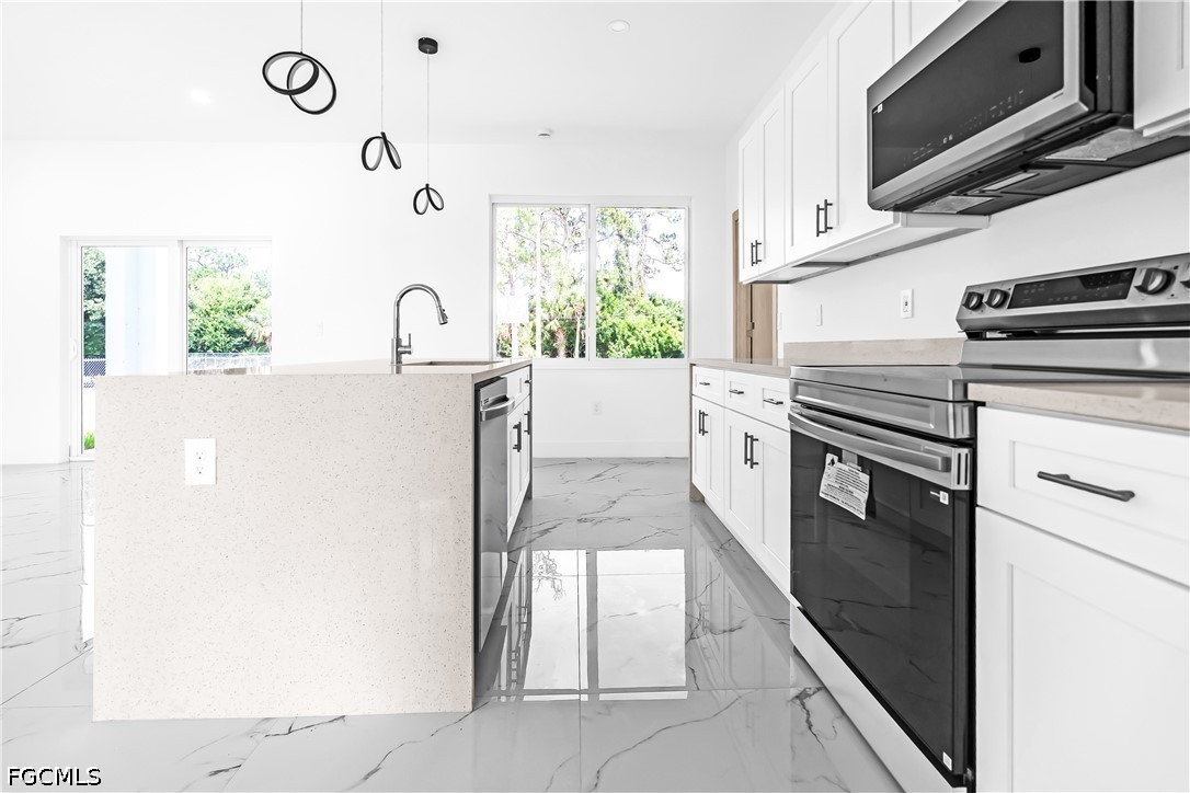 3 Bed SingleFamilyResidence for Sale in Lehigh Acres, FL — photo 9