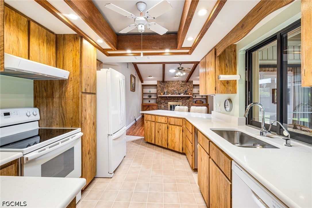 2 Bed SingleFamilyResidence for Sale in Fort Myers, photo 9