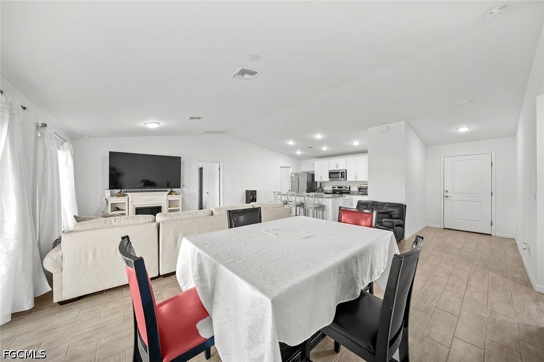 3 Bed SingleFamilyResidence for Sale in Cape Coral, photo 9