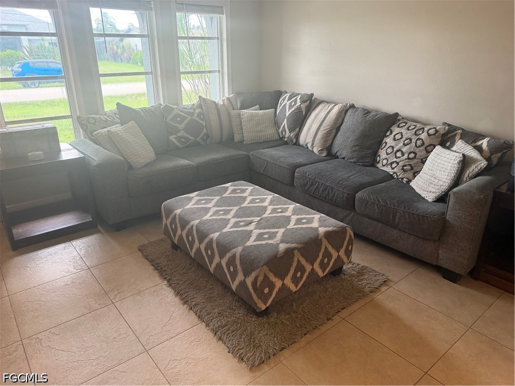 3 Bed SingleFamilyResidence for Sale in Cape Coral, FL — photo 9