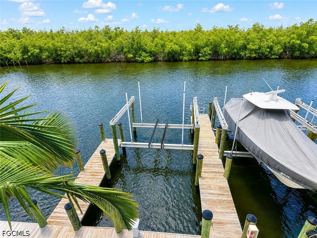 3 Bed Waterfront Home for Sale in Cape Harbour, FL, $995,000 — photo 9