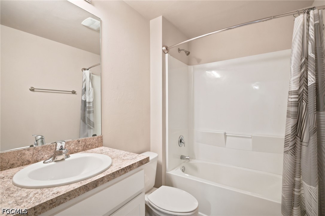 4 Bed SingleFamilyResidence for Sale in Entrada, FL — photo 9
