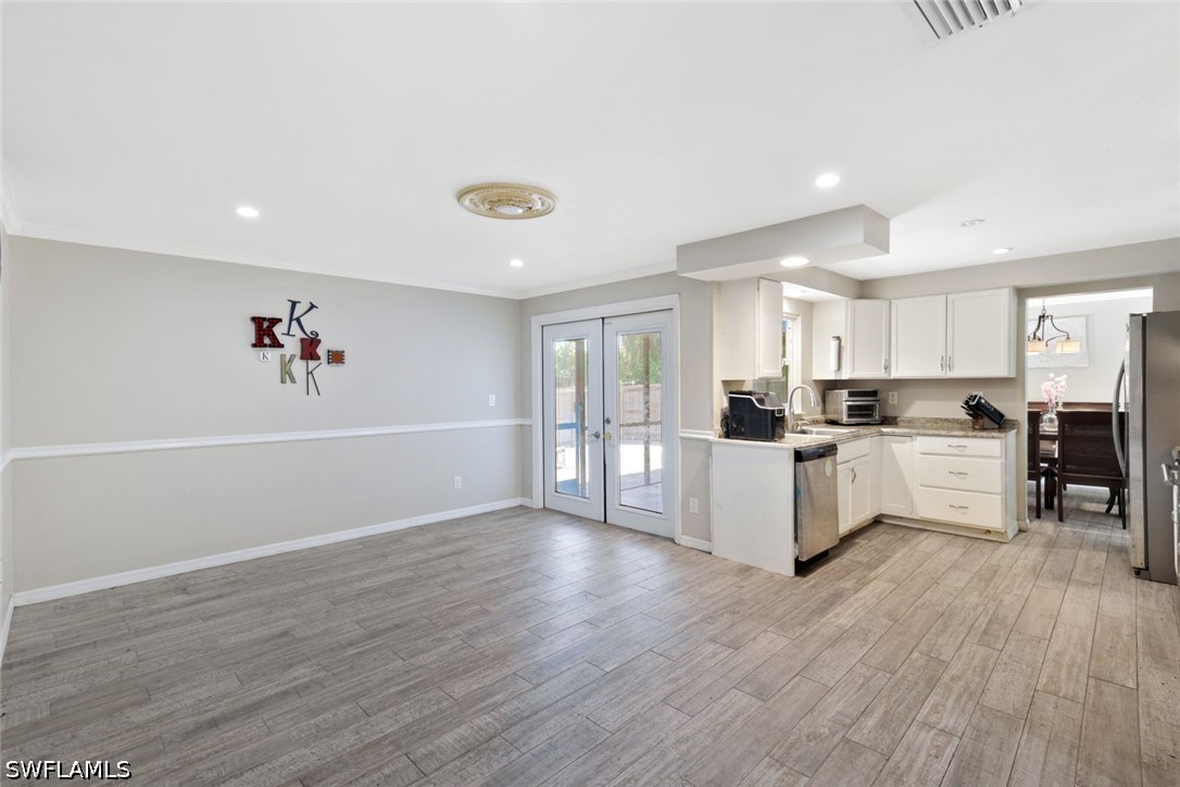 3 Bed SingleFamilyResidence for Sale in San Carlos Park, photo 9