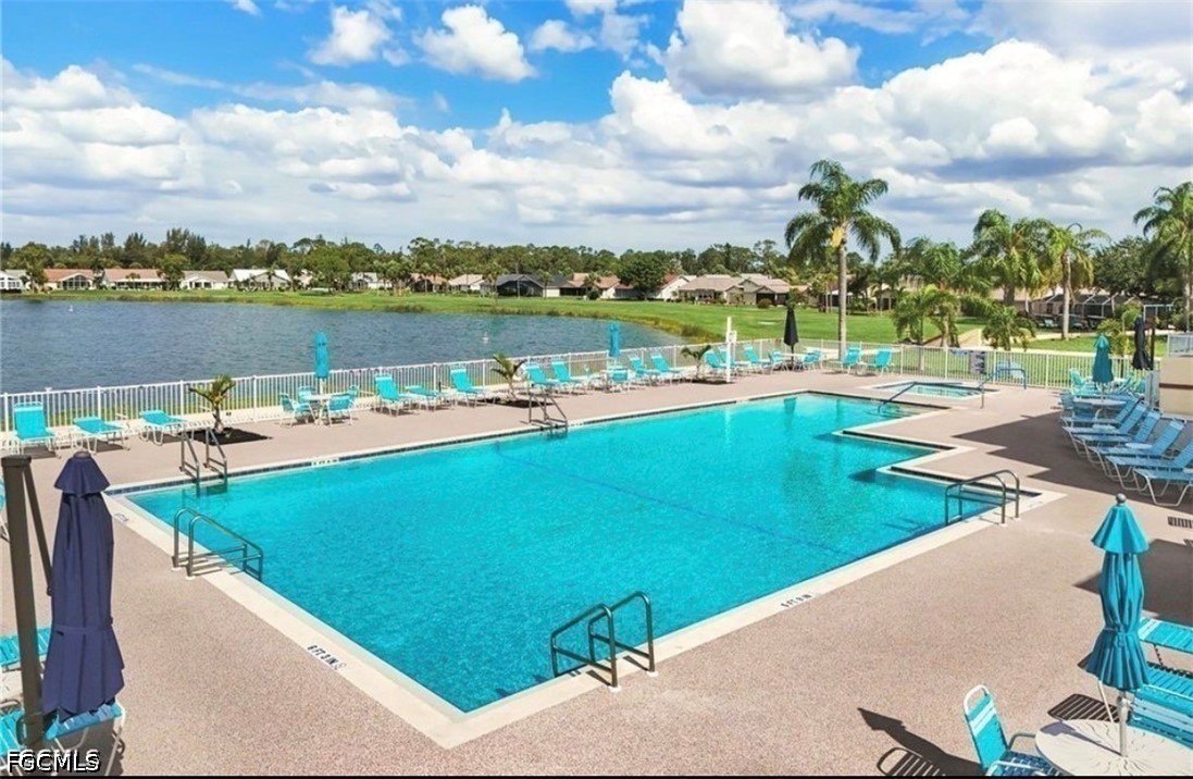 2 Bed SingleFamilyResidence for Sale in North Fort Myers, FL — photo 9