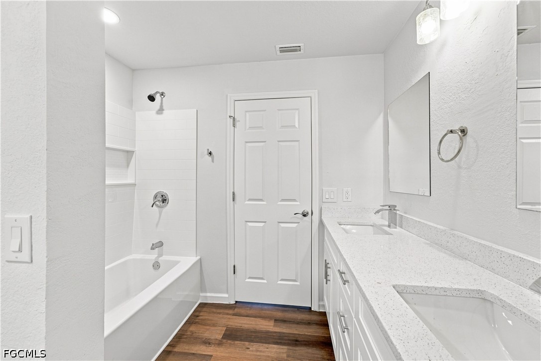 5 Bed SingleFamilyResidence for Sale in Lehigh Acres, photo 9