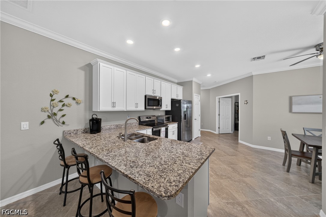 3 Bed SingleFamilyResidence for Sale in Castalina, FL — photo 9