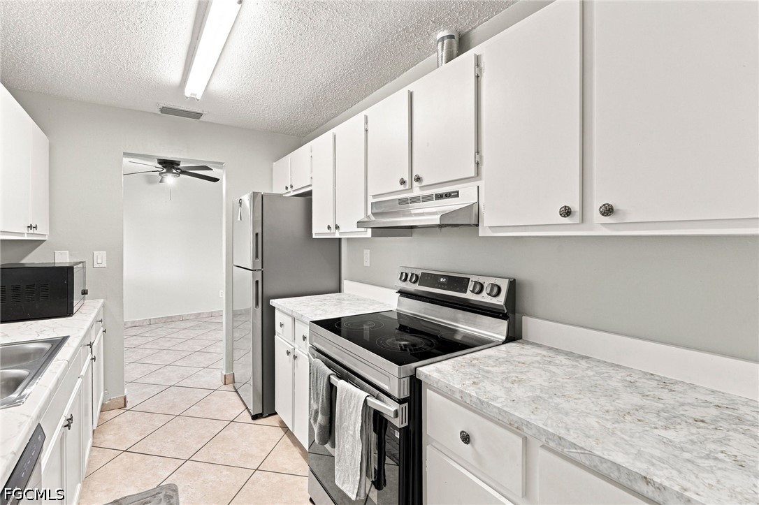 3 Bed SingleFamilyResidence for Sale in San Carlos Park, FL — photo 9