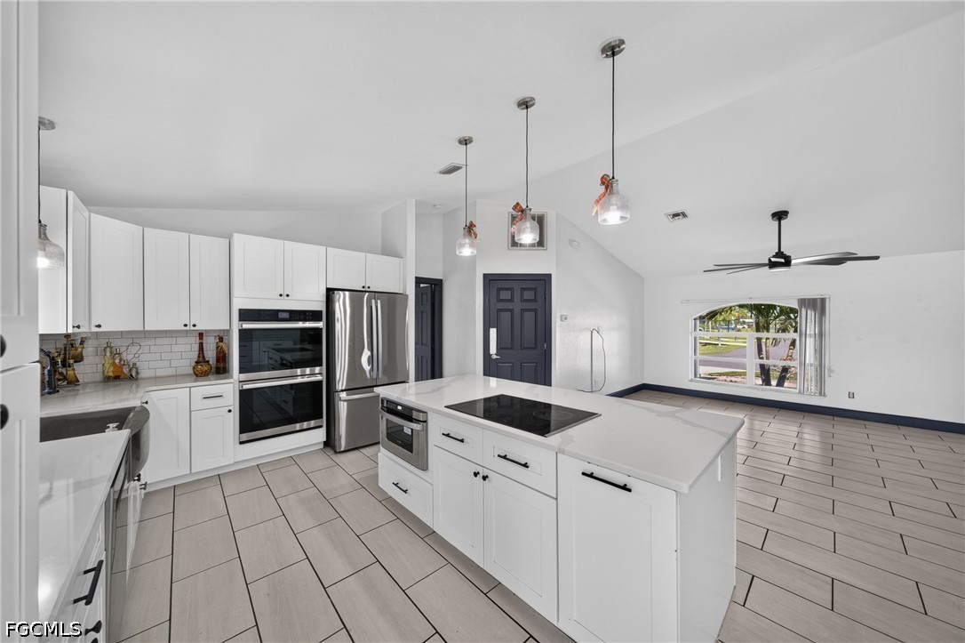 3 Bed SingleFamilyResidence for Sale in Cape Coral, photo 9