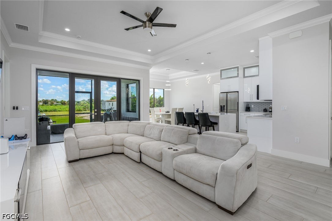 3 Bed SingleFamilyResidence for Sale in Naples, FL, $675,000 — photo 9