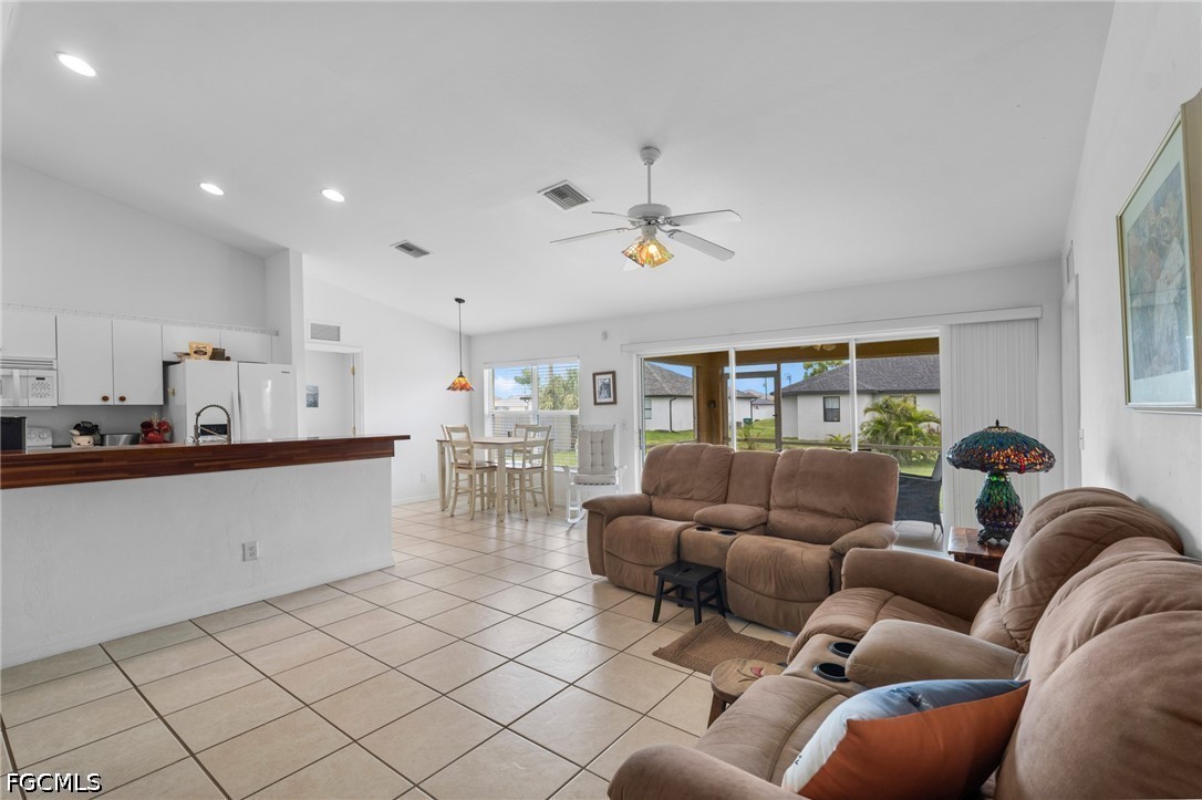 3 Bed SingleFamilyResidence for Sale in Cape Coral, FL — photo 9
