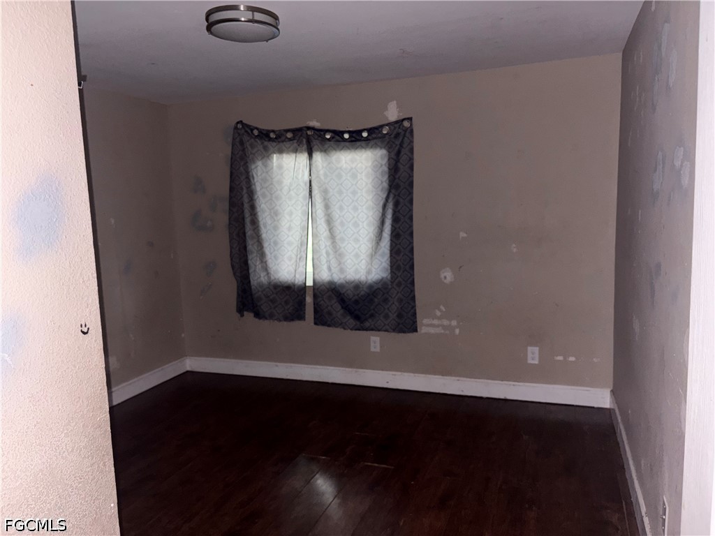 4 Bed SingleFamilyResidence for Sale in Lehigh Acres, FL — photo 9