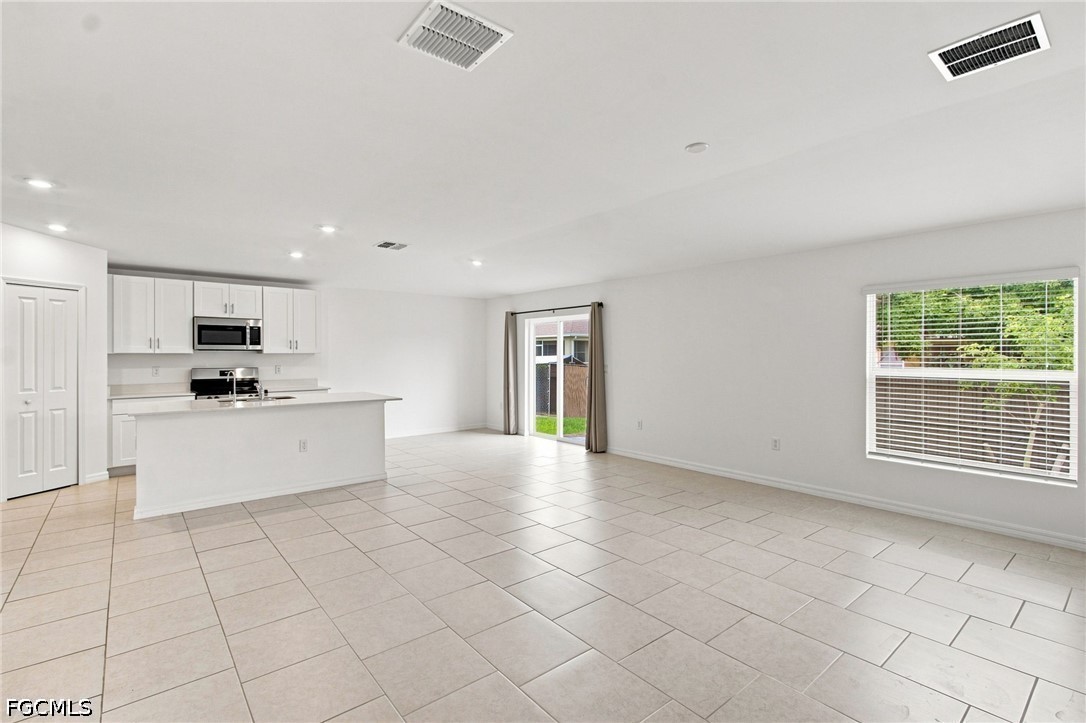 4 Bed SingleFamilyResidence for Sale in Cape Coral, FL — photo 9
