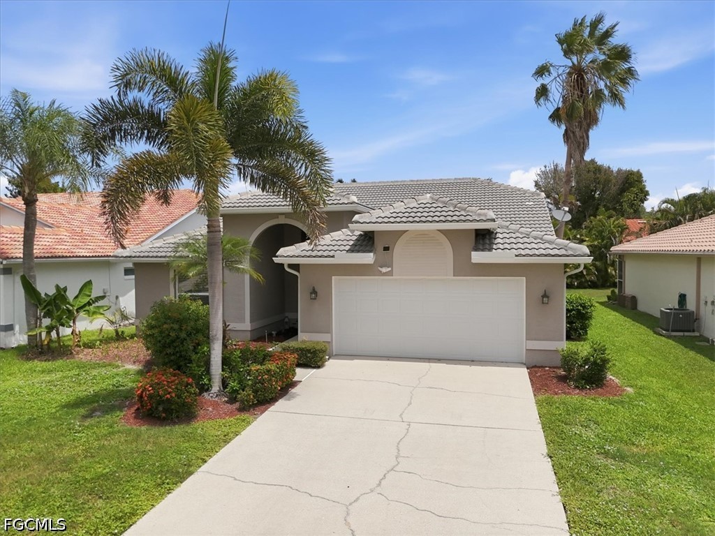 3 Bed SingleFamilyResidence for Sale in Fort Myers, FL — photo 9
