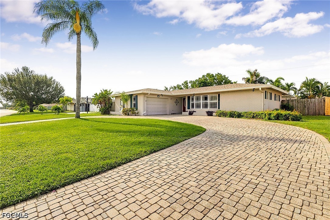 3 Bed Pool Home for Sale in Tanglewood, FL, $370,500 — photo 9