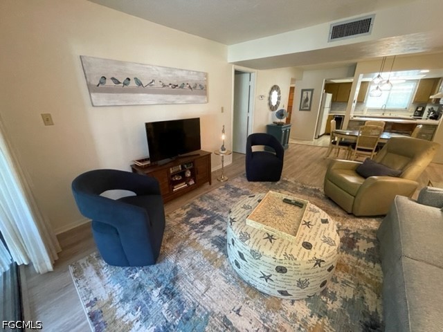 3 Bed Waterfront Home for Sale in Fort Myers, FL, $5,500 — photo 9