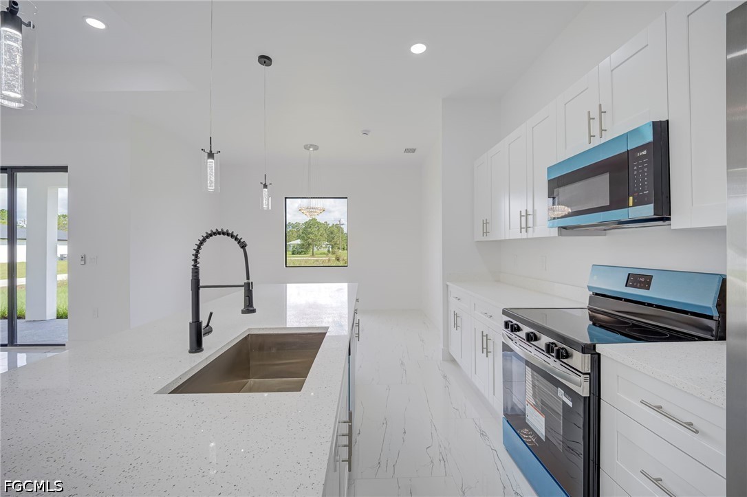 3 Bed SingleFamilyResidence for Sale in Lehigh Acres, FL — photo 9