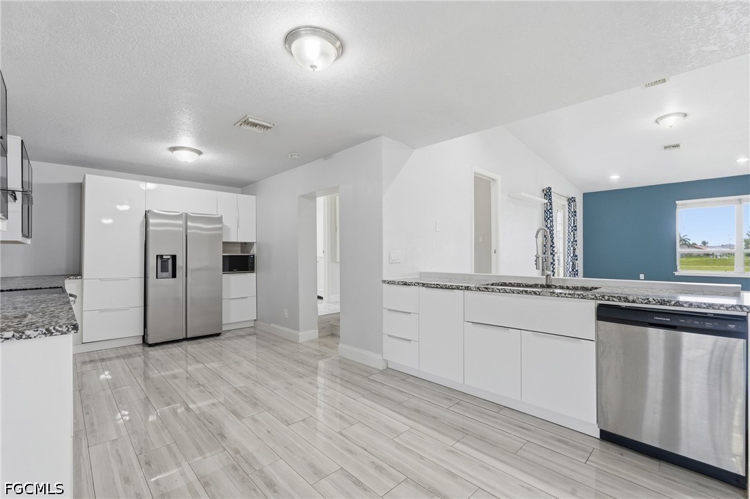 3 Bed SingleFamilyResidence for Sale in Cape Coral, FL — photo 9