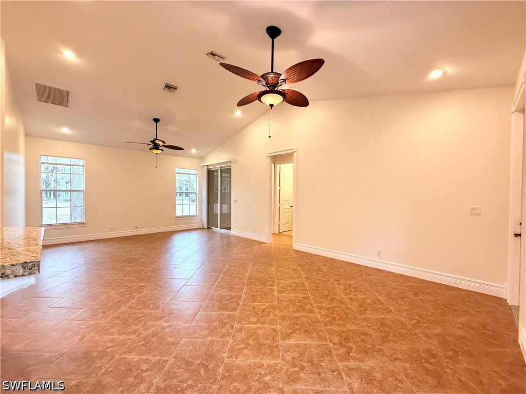 2 Bed SingleFamilyResidence for Sale in Naples, FL, $2,800 — photo 9