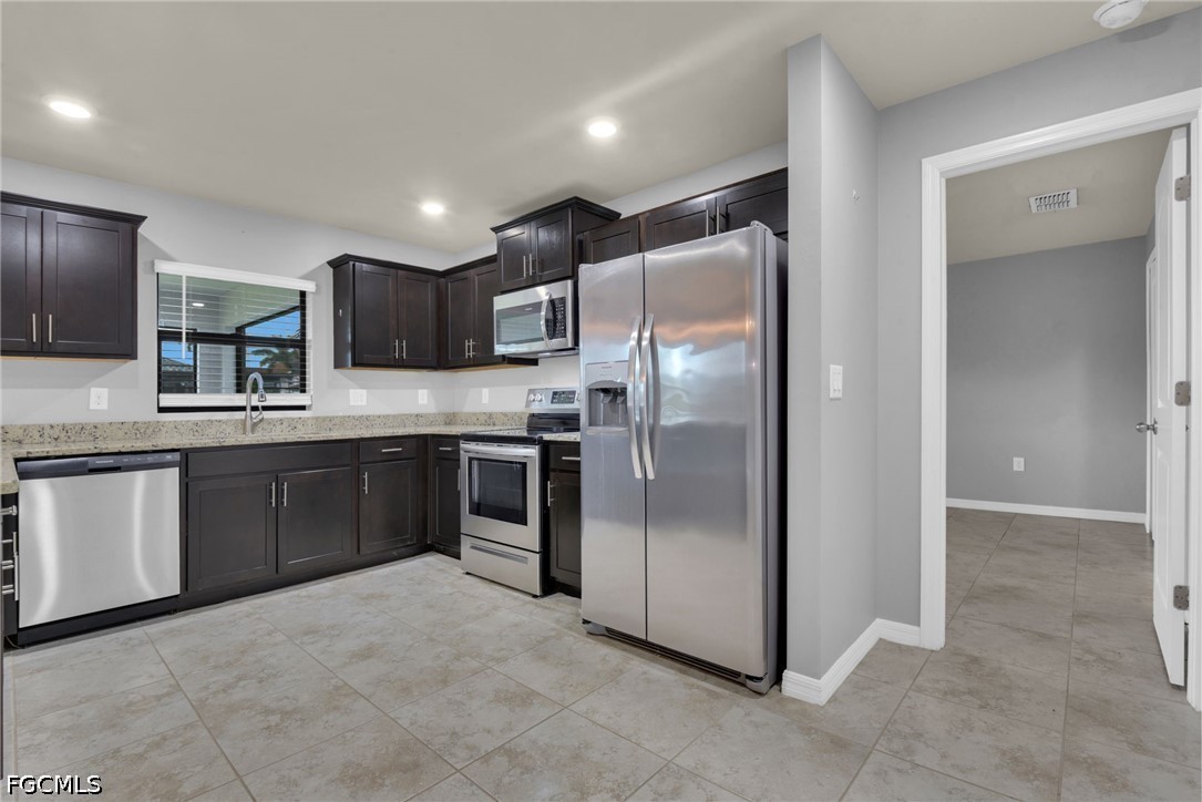 3 Bed SingleFamilyResidence for Sale in Cape Coral, FL — photo 9